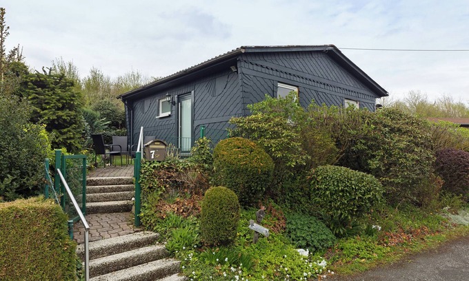 Frenkhausen Apartment | Apartment 'Oase' with Mountain View, Private Garden and Wi-Fi