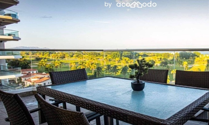 El Palmar Condo | Apartment of 3 bdr w/ensuite/Pool and easy beach access 🏢 🌞 🌅 🌊