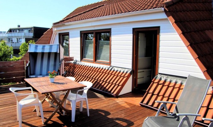 Borkum Apartment | Apartment 'Olde Toornblick' with Balcony and Wi-Fi