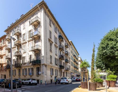 Nice City Centre Apartment | Apartment on Dante street next to the sea