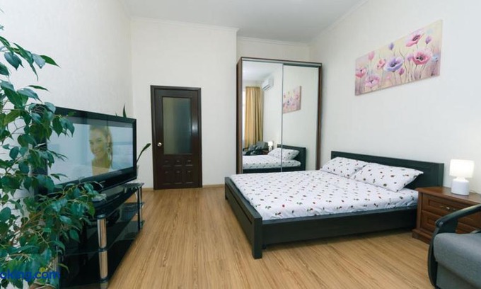 Kyiv Apartment | Apartment on Saksahanskoho Street