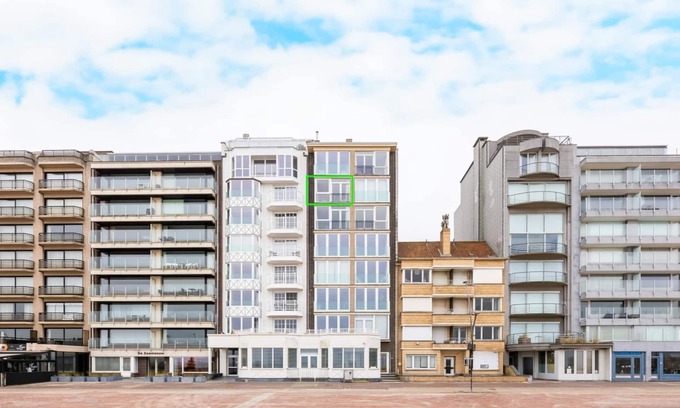 Oostduinkerke-Bad Apartment | Apartment on the Coast with Beach Access