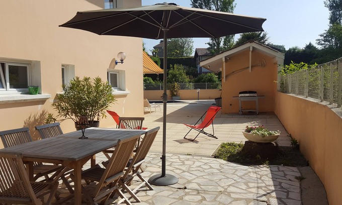Anglet Apartment | Apartment on the ground floor of a villa with a large swimming pool, beaches on foot.