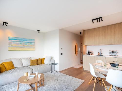Sint-Idesbald Apartment | Apartment on Zeedijk with Stunning Sea Views