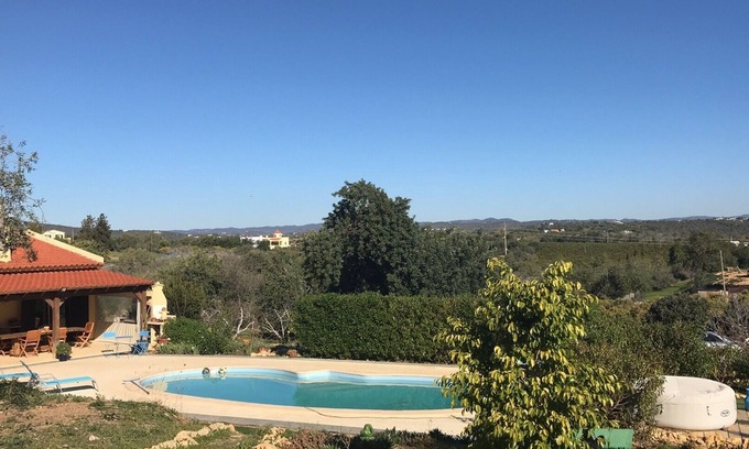 Fonte do Bispo Apartment | Apartment or studio amid orange and olive trees