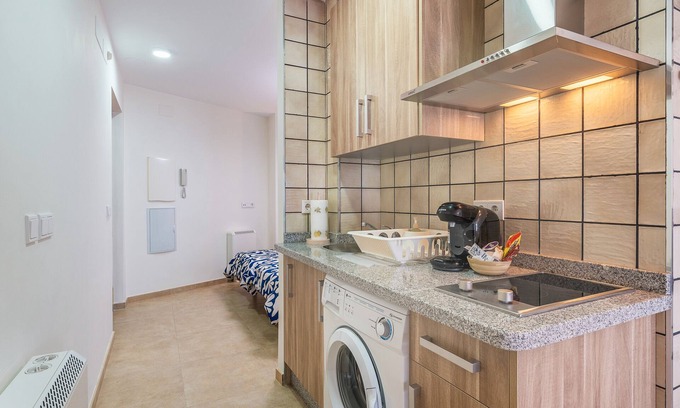 Guadix House | Apartment 'Peñaflor' with Balcony, Wi-Fi and Air Conditioning