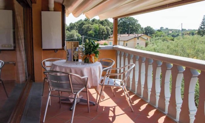 Massa e Cozzile Apartment | Apartment 'Primavera' with Shared Pool, Wi-Fi and Air Conditioning