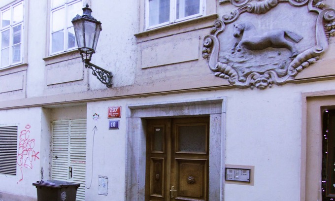 Mala Strana Apartment | Apartment Prokopská - a peaceful Lovers' Retreat near the Charles Bridge