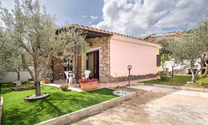 Siniscola Apartment | Apartment 'Rebecca' with Private Terrace and Private Garden