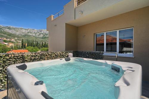 Srinjine Apartment | Apartment Relax with Jacuzzi Split Area
