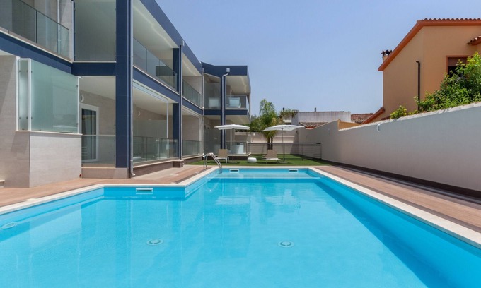 Villa San Pietro Apartment | Apartment "Residence Meridian Unità 1" Near the Beach with Mountain View