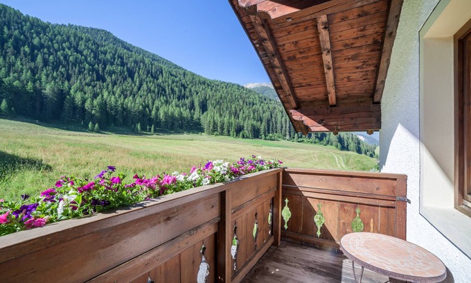 Curon Venosta Apartment | Apartment "Rieglhof Hennennest" with Mountain View, Garden & Wi-Fi