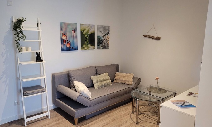 Oesterdeichstrich Apartment | Apartment 'Rike' with Shared Terrace, Shared Garden and Wi-Fi