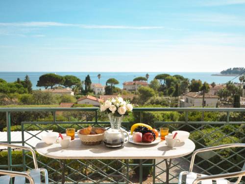 Cavaliere Apartment | Apartment Riva Bella-2 by Interhome