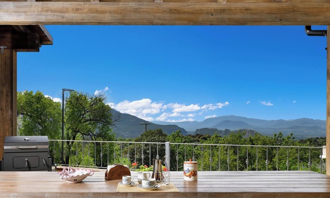 Dorgali Apartment | Apartment Sa Pintadera with Mountain View, Wi-Fi & Terrace