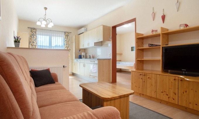 Deggenhausertal Apartment | Apartment 'Schlüsselblume' with Shared Garden, Wi-Fi and Air Conditioning