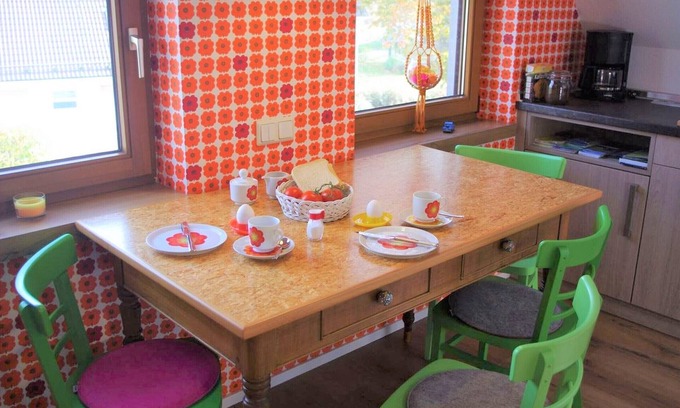 Roensahl Apartment | Apartment 'Schmitzebrinks Ferienwohnung' with Shared Garden and Wi-Fi