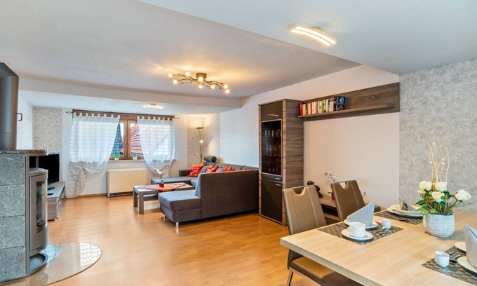 Zieflesberg Apartment | Apartment 'Schumacher' with Balcony and Wi-Fi