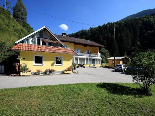 Radenthein Apartment | Apartment Schwarzwald 6 OG by Interhome