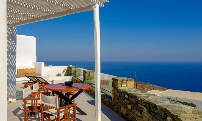 Ano Meria House | Apartment 'Seascape Suite 1' with Sea View, Wi-Fi and Air Conditioning