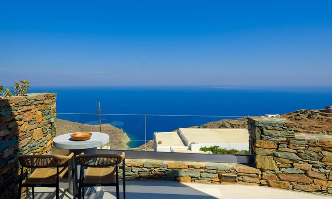 Ano Meria House | Apartment 'Seascape Suite 2' with Sea View, Wi-Fi and Air Conditioning