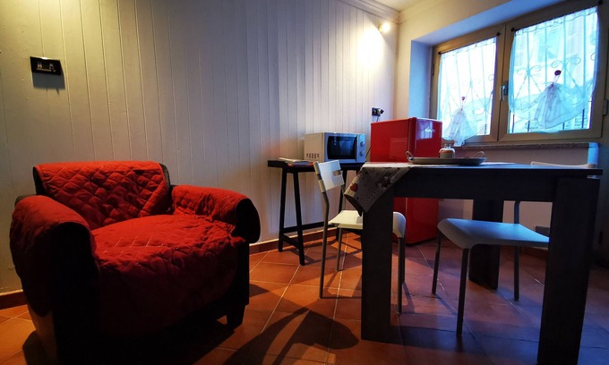 Fontanile Apartment | Apartment 'Small House Monferrato' with Wi-Fi