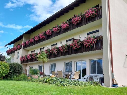 Augsdorf Apartment | Apartment Sonnenblume by Interhome