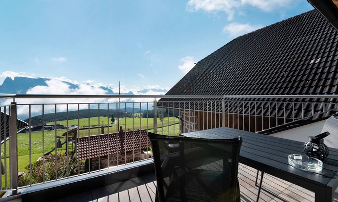 Collalbo Apartment | Apartment 'Stodlzauber' with Mountain View, Shared Garden and Wi-Fi