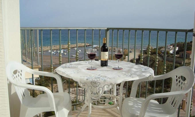 Coveta Fuma Apartment | Apartment 'Sunny' with Sea View, Wi-Fi and Air Conditioning