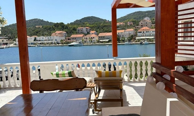 Island Dugi Otok Apartment | Apartment Svetka - 10m from the sea: A2(2+2) - Sali, Island Dugi otok, Croatia
