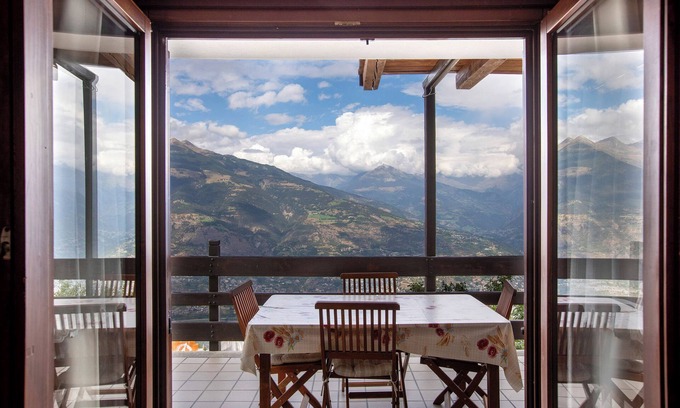 Gerdaz Apartment | Apartment 'Sylvie' with Mountain View, Shared Terrace and Wi-Fi