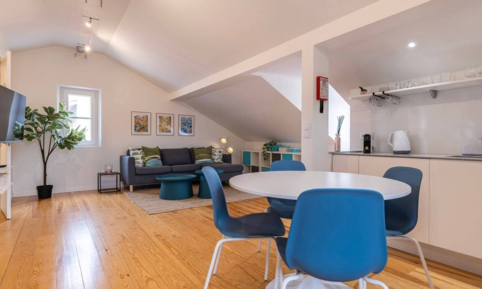 Paco De Arcos Apartment | Apartment T1 60m2, 1 bedroom at Paço de Arco