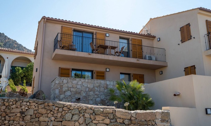 Algajola Apartment | Apartment T2 Ground floor, a few meters from the beach