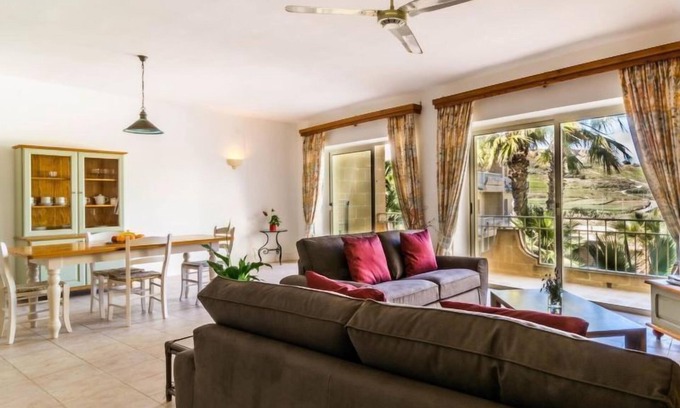 Ta' Għammar Apartment | Apartment Ta Frenc Apartments in Ghasri - 4 persons, 2 bedrooms