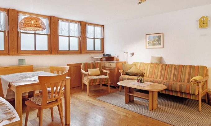 Horben Apartment | Apartment 'Talblick' with Shared Terrace, Shared Garden and Wi-Fi