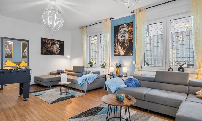Gemarkung Nachstebreck Apartment | Apartment 'The Golden Lion - Quiet - Car Park' with Private Garden and Wi-Fi