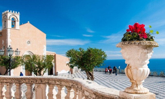 Gaggi Apartment | Apartment 'tra mare e montagna' with Mountain View, Terrace & Balcony