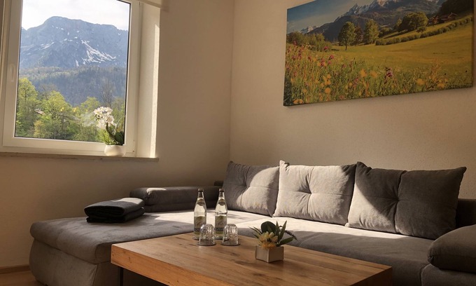 Marktschellenberg Apartment | Apartment Untersbergblick with balcony and mountain view