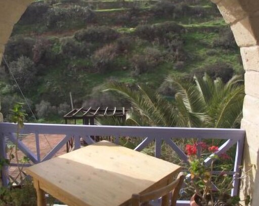 Tochni Apartment | Apartment Vasilikos House in Tochni - 4 persons, 2 bedrooms