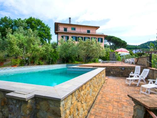 Giugnano Apartment | Apartment Villa Morosi-1 by Interhome