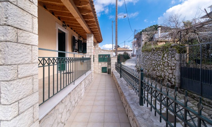 Drimonas Apartment | Apartment "Villa Votistis A2" with Mountain View, Garden & Wi-Fi