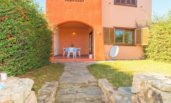Porto Ottiolu Apartment | Apartment ‘Villetta Porto Ottiolu 203” Close to Marina and Beach with Balcony