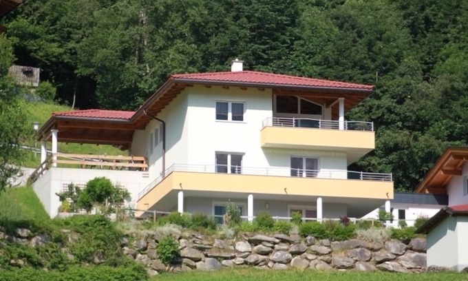Ramsau im Zillertal Apartment | Apartment with garden in sunny and central dream location and own heat cabin