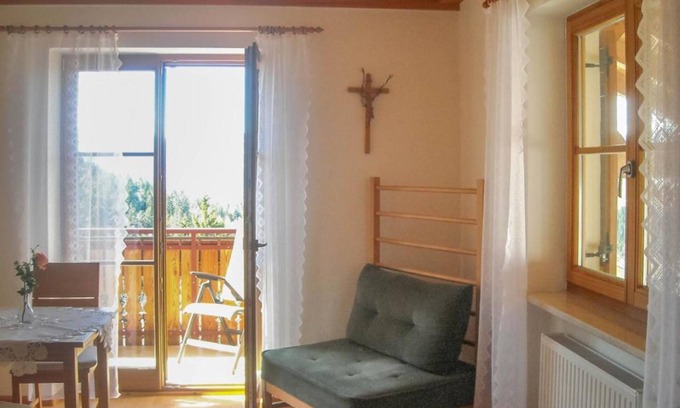 Meltina Apartment | Apartment 'Wiese' with Mountain View, Shared Garden and Wi-Fi