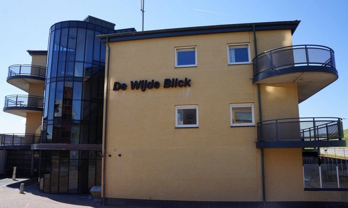 Callantsoog Apartment | Apartment Wijde Blick XL in Callantsoog. Suitable for 16 people with 8 bedrooms.