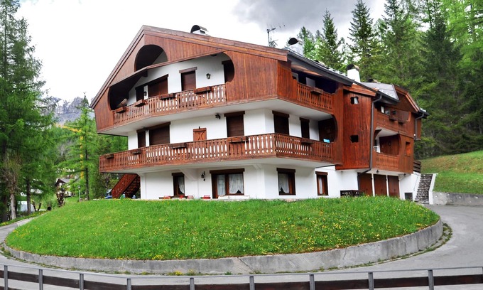 Cortina d'Ampezzo Apartment | Apartment with spectacular panoramic terrace