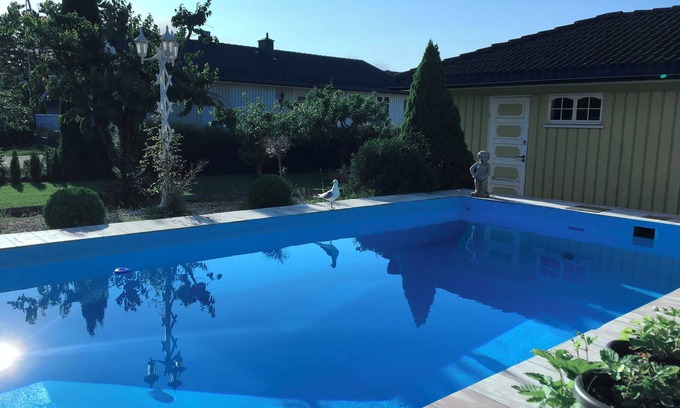 Porsgrunn Apartment | Apartment with access to pool and sauna