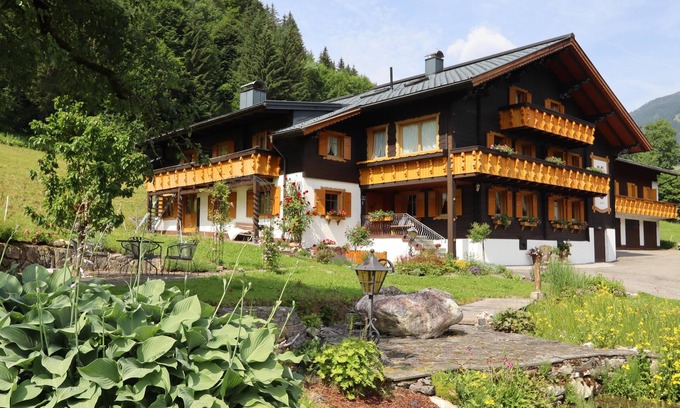 Silbertal Apartment | Apartment with balcony and lots of privacy