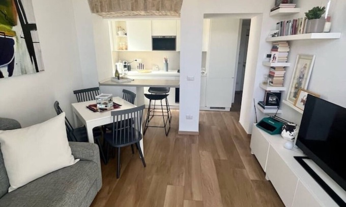 Monti Apartment | Apartment with balcony and comfort in the historic center of Rome - San Giovanni