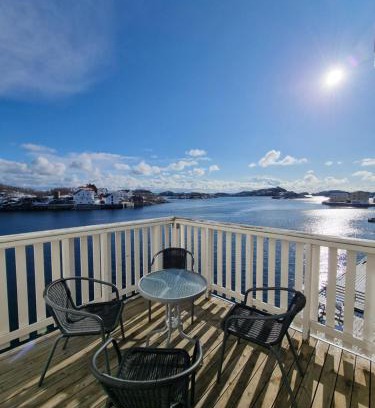 Henningsvaer Apartment | Apartment with fantastic seaview in Henningsvær.